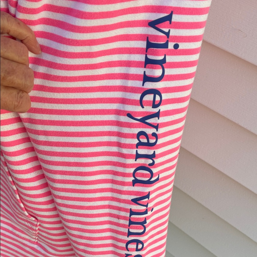Vineyard Vines Pink and White sweatshirt with hood - Picture 3 of 6
